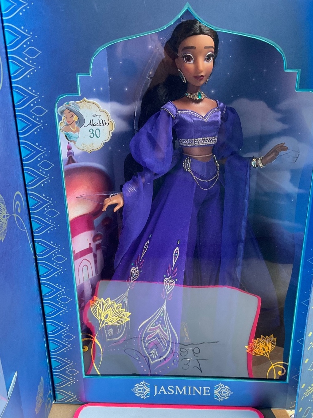 DISNEY DOLL ‘JASMINE ‘ NWT . 30th ANNAVERSARY